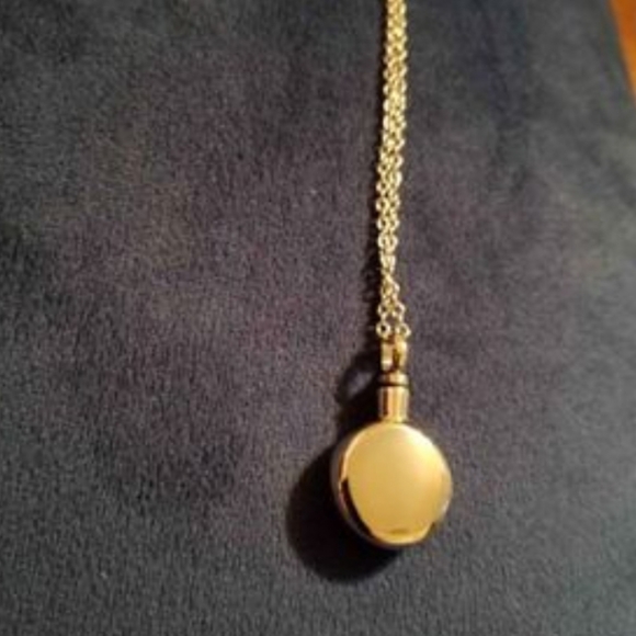 Ashes Keepsake Urns Pendant Necklace - Picture 3 of 4